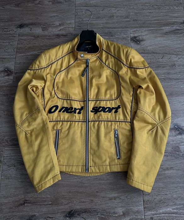 Спортивна куртка next