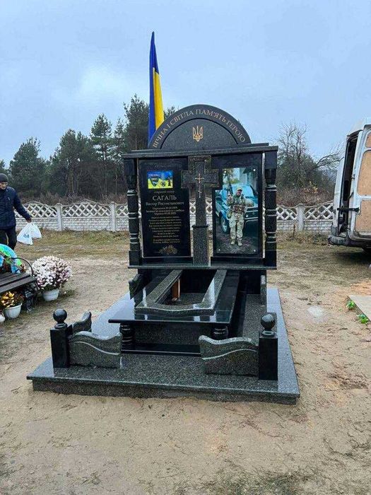 Виготовлення пам’ятників загиблим воїнам в Луцьку та області.