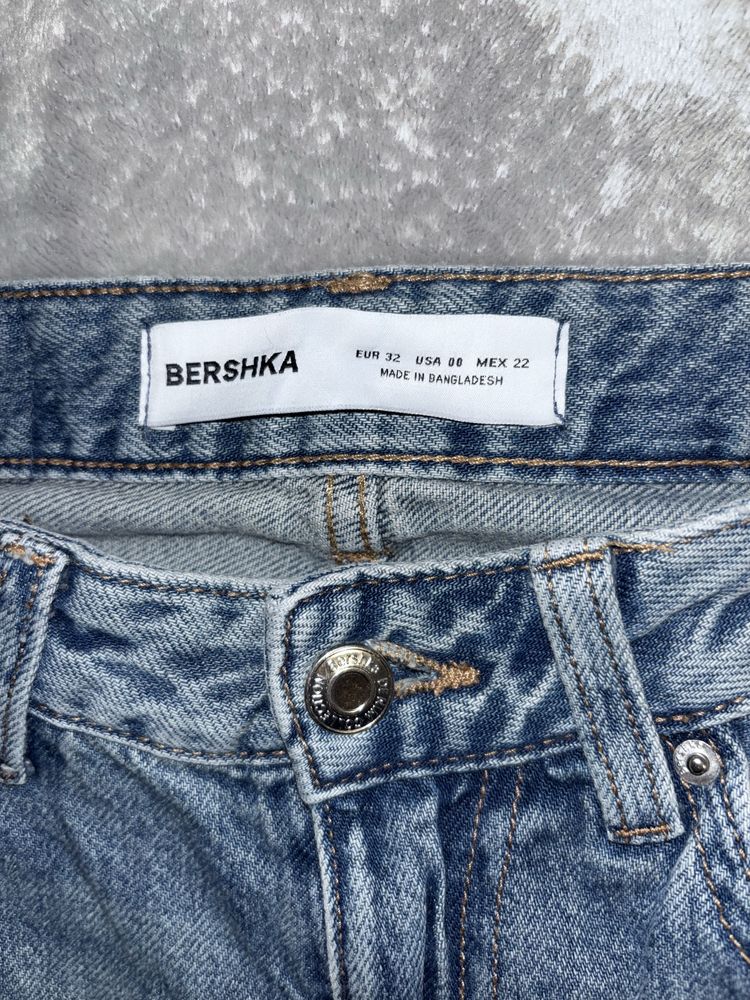 Spodnie jeansowe Bershka damskie r. 32
