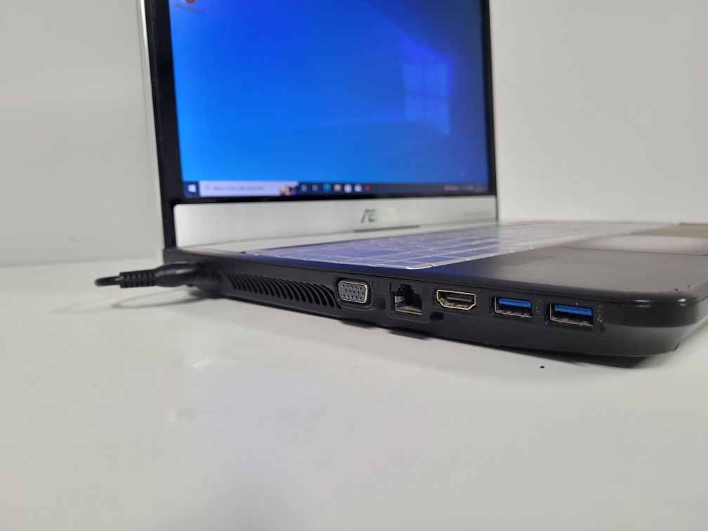 Biznesowy laptop Asus- i5, 8gb ram, dysk 500gb, Bang & Olufsen