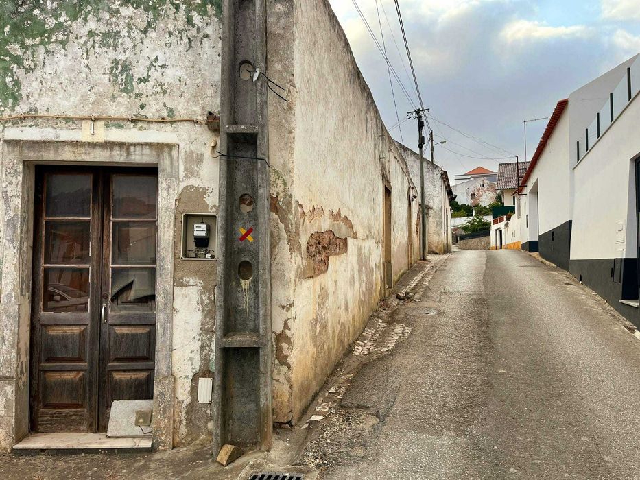 Moradia para reconstrução a 1h de Lisboa - Torres Vedras