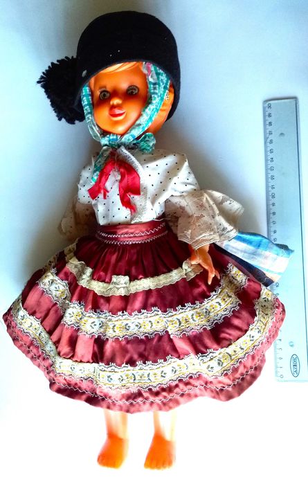 Boneca nazarena com cerca de 30 cm de atura. Ver descrição