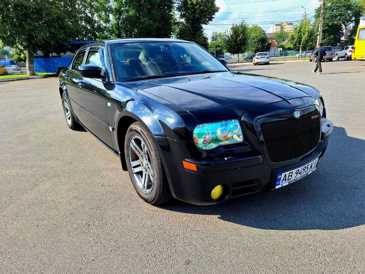 Автомобіль CHRYSLER 300C