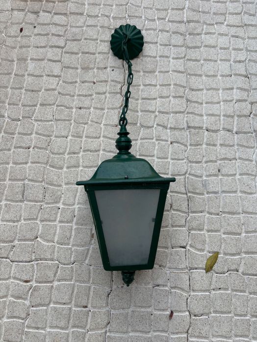 Conjunto de candeeiros de jardim verde garrafa em muito bom estado