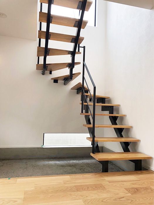 Лестницы металлические. Перила для лестниц из металла.