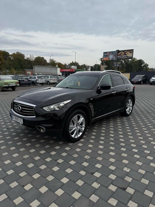 Автомобіль Infiniti
