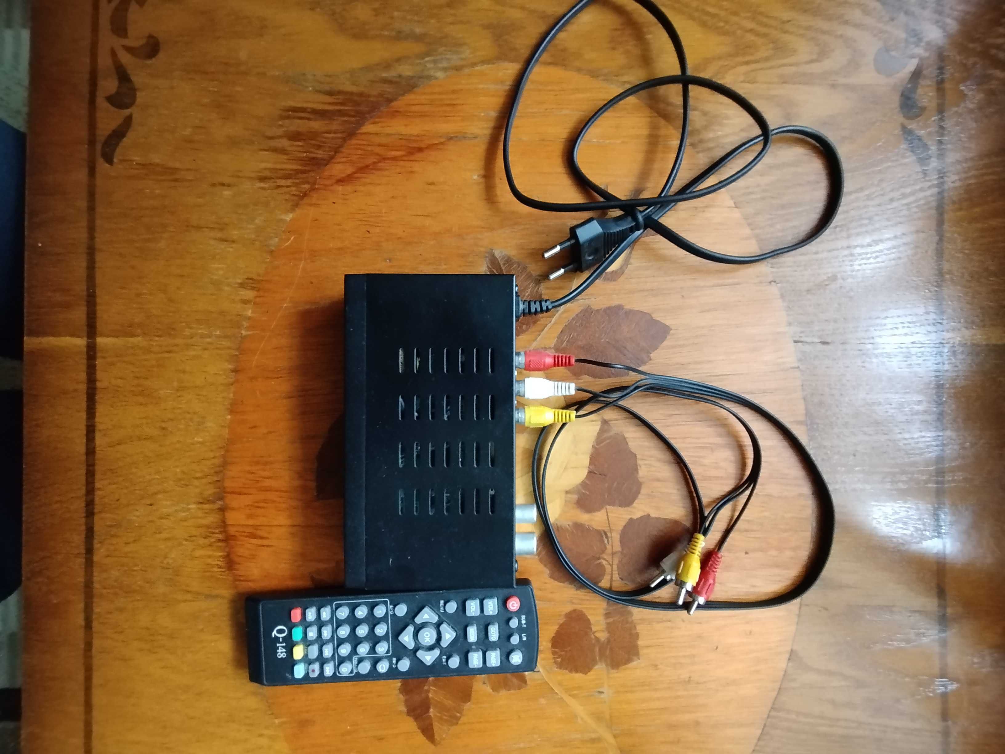 Телевізор Sony BM 212 + приставка Т2 Q-148 + кабель.