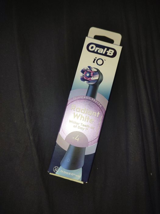 Końcówki oral b radiant white nowe