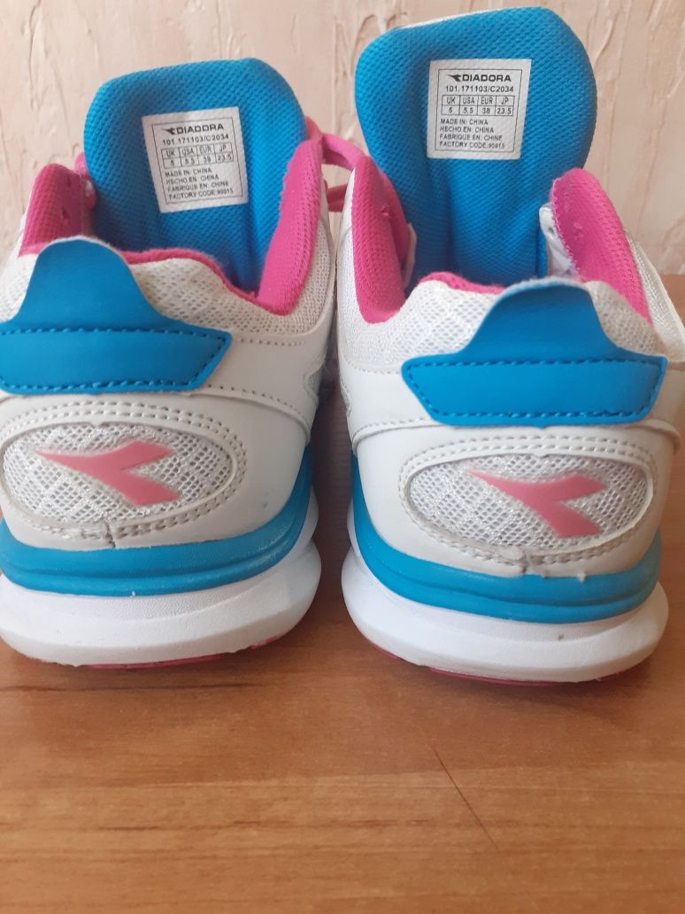 Buty sportowe damskie Diadora