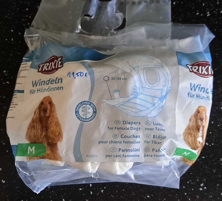 2 Fraldas laváveis para cadela tamanho médio, com oferta