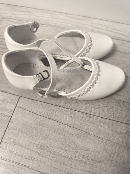 Buty dziecięce białe komunijne