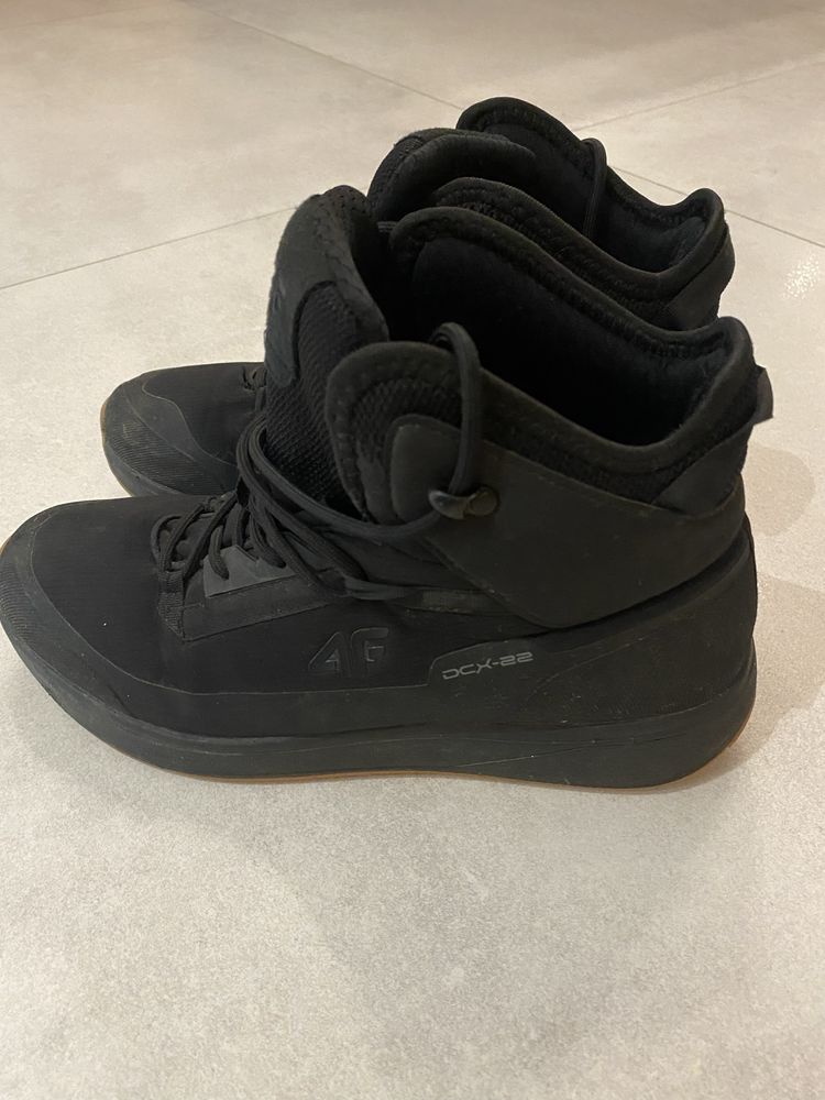 Buty zimowe 4F, rozmiar 39