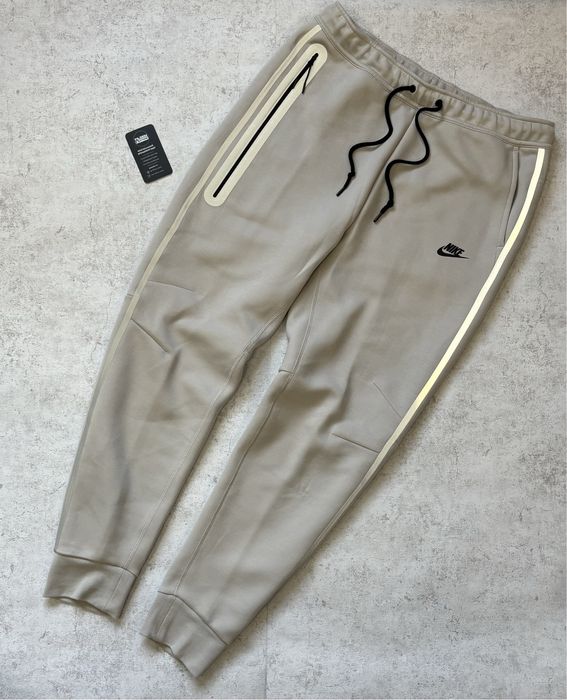 ОРИГІНАЛ! Штани Nike tech fleece reflective світлі | L
