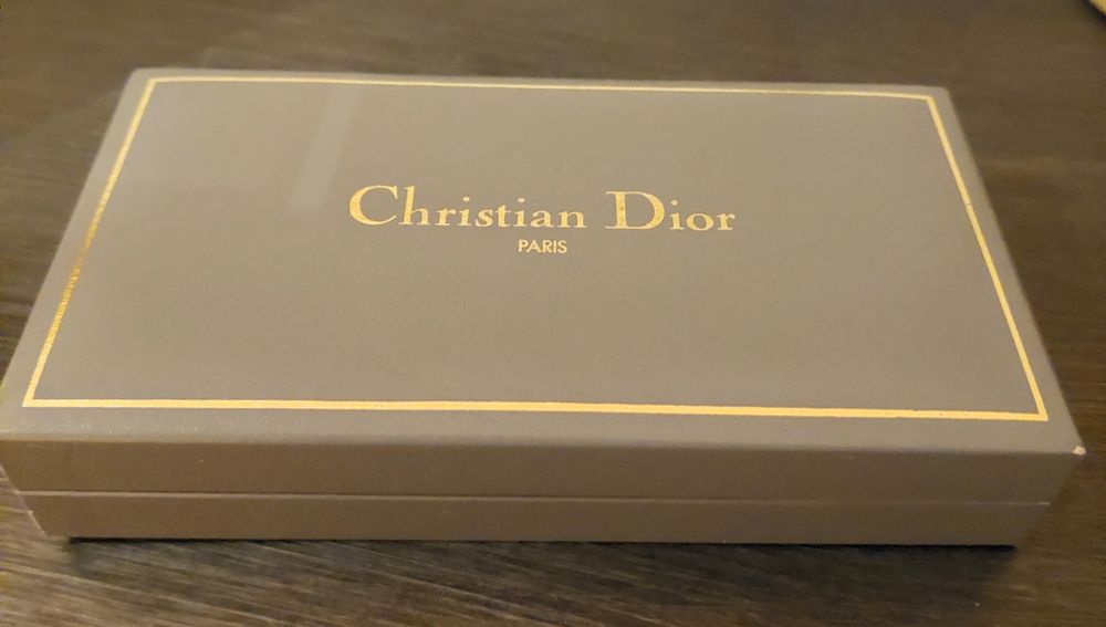 Isqueiro Cristian Dior Novo.