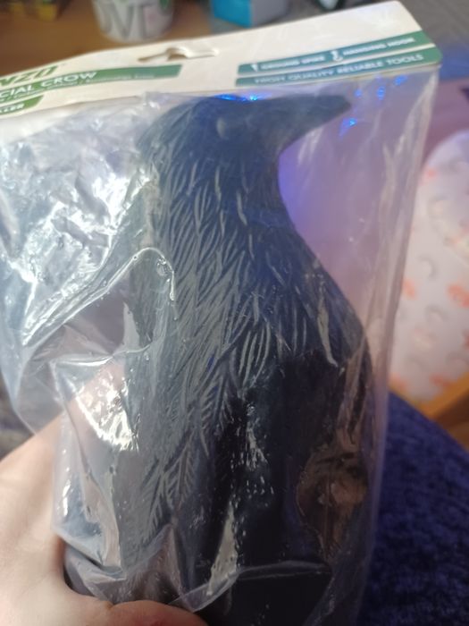 Wrona ozdoba na balkon