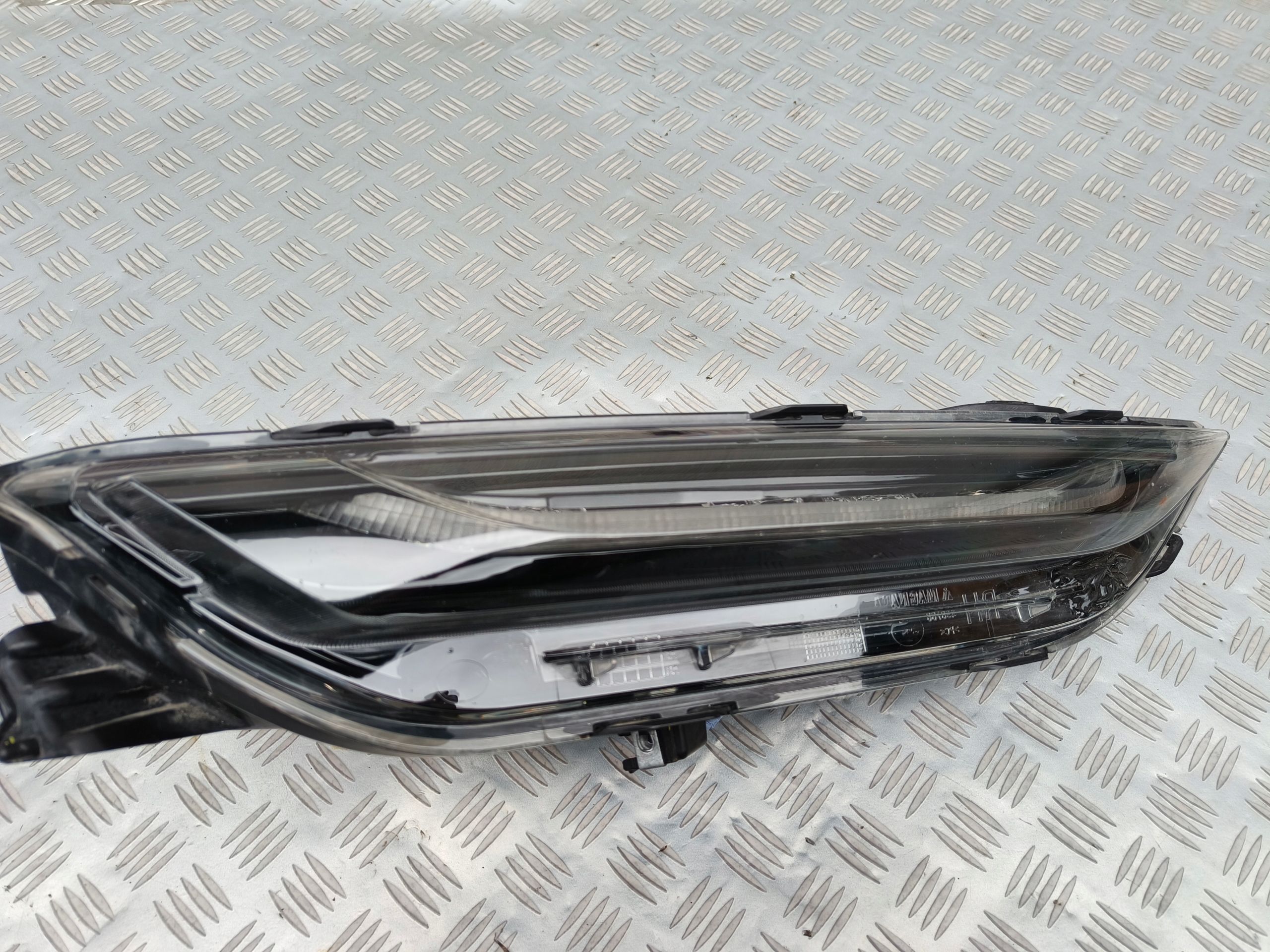 Chevrolet Blazer Reflektor Lampa przód Full Led Drl Prawa Usa