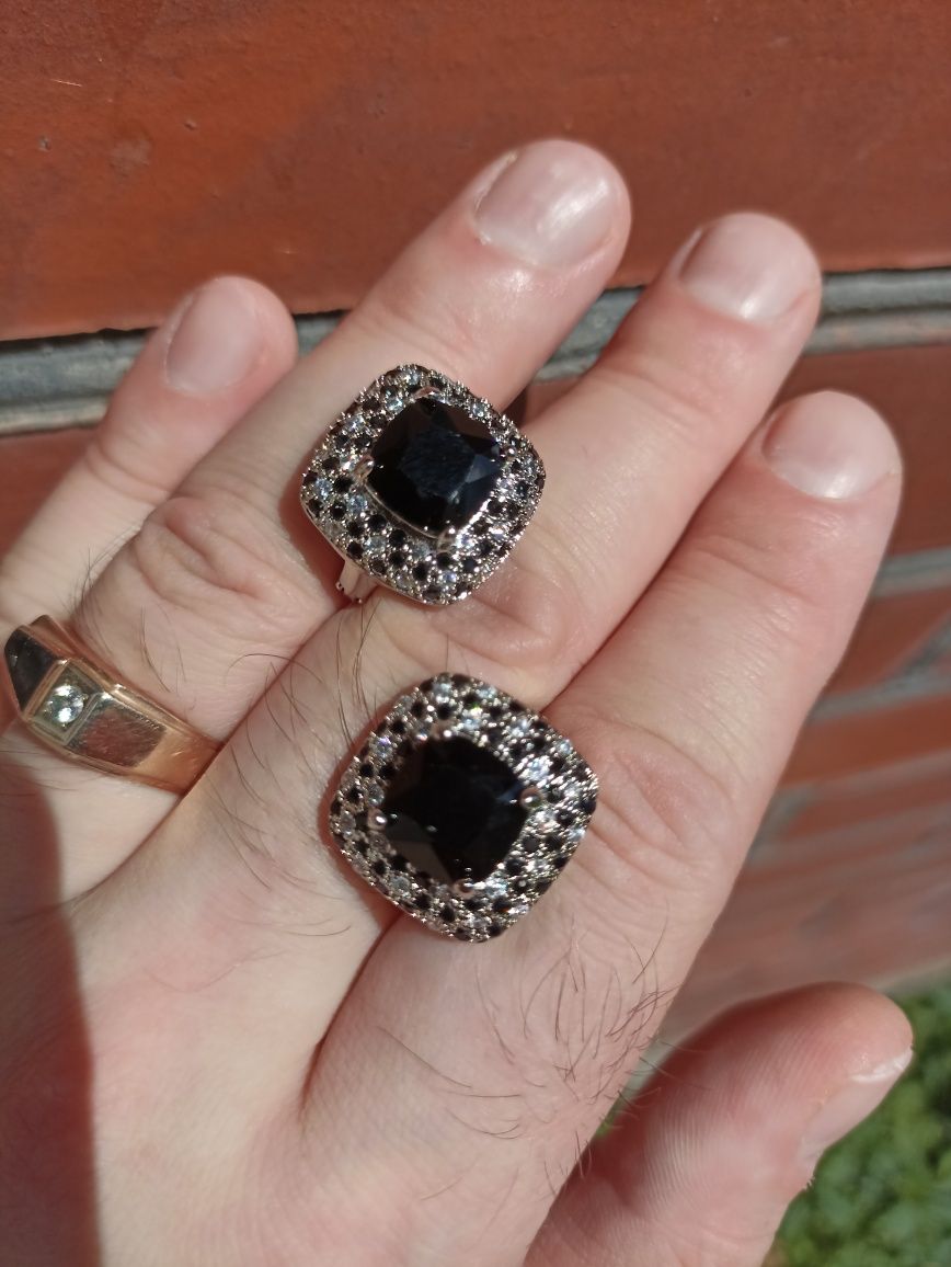 Серьги,кульчики с черным камнем,925 проба