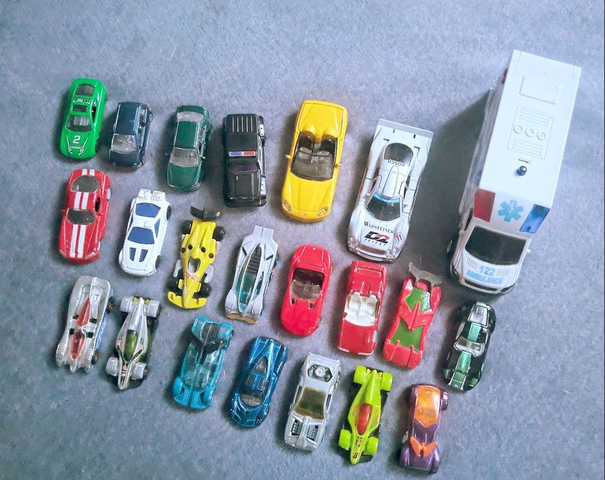 Rysoraki hot wheels autka samochody gazetki auta