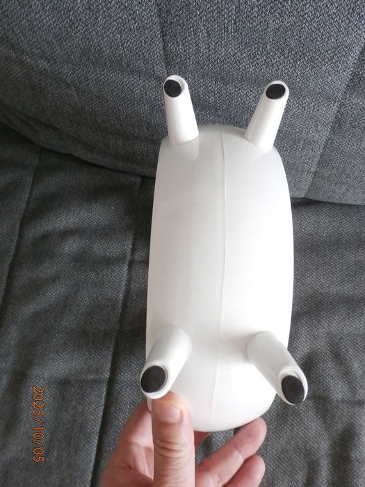 Lampka Led Rgb z głośnikiem i ładowarką indukcyjną.