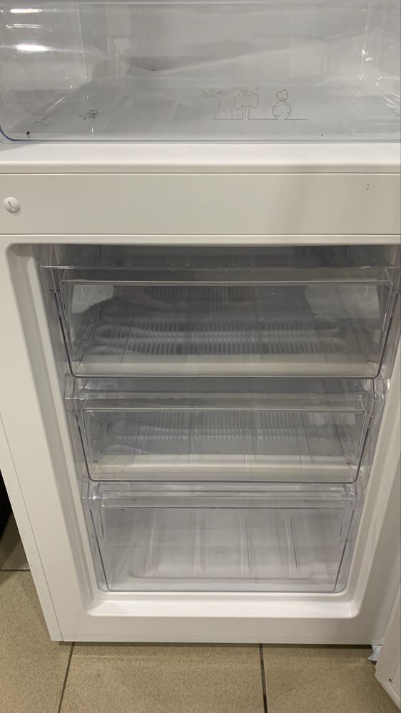 Frigorífico Combinado KUNFT KC9115 WH (No Frost - 181 cm - Branco)