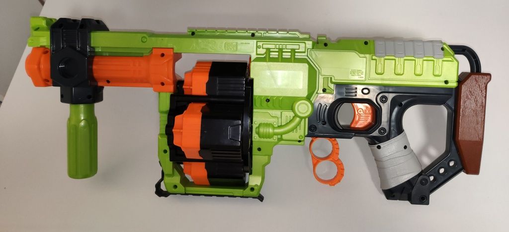 Pistolet NERF Zombie Strike Doominator Blaster bardzo dobrym stanie