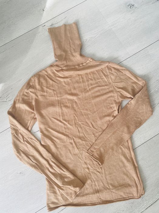 Beżowy gol- Stradivarius