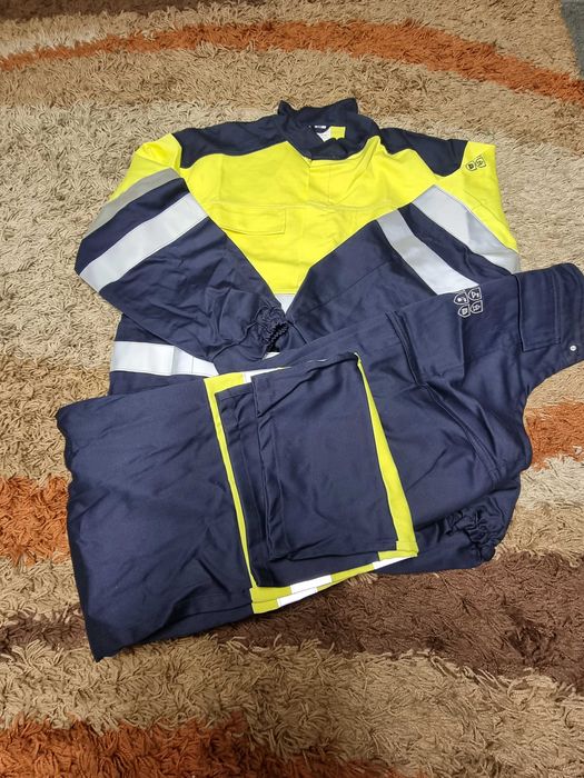 Ochronne atestowane ubranie dla spawacza.