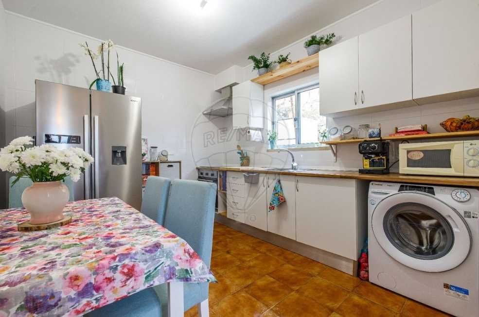 Alugo Casa T2 - Concelho Nazaré (Famalicão)