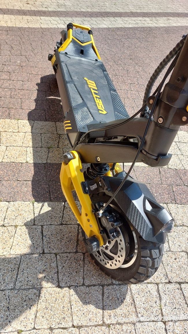 Hulajnoga elektryczna Vsett 10+, mały przebieg