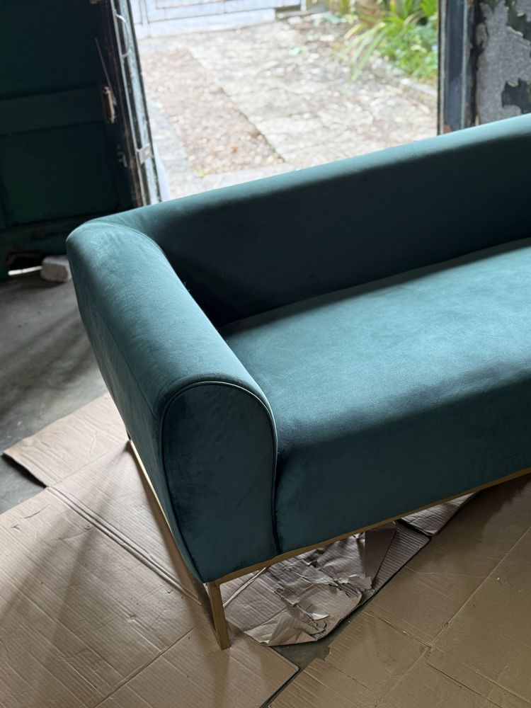 Vendo sofá veludo verde (2 lugares)