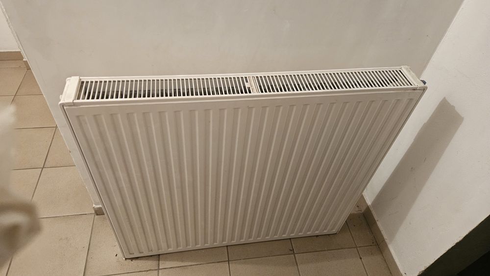 Grzejnik kaloryfer 100 x 90 x 10 Nowy