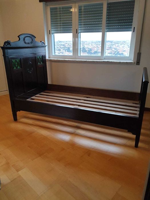 Cama antiga arte nova