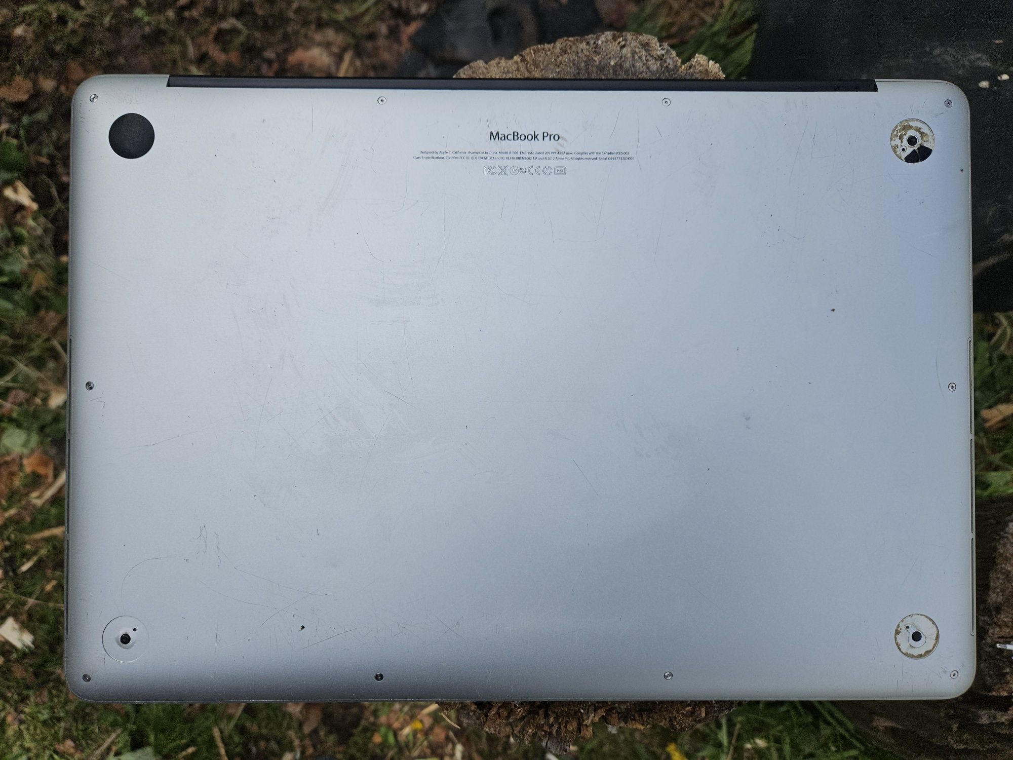 Apple MacBook A1398 uszkodzony, oryginalna ładowarka
