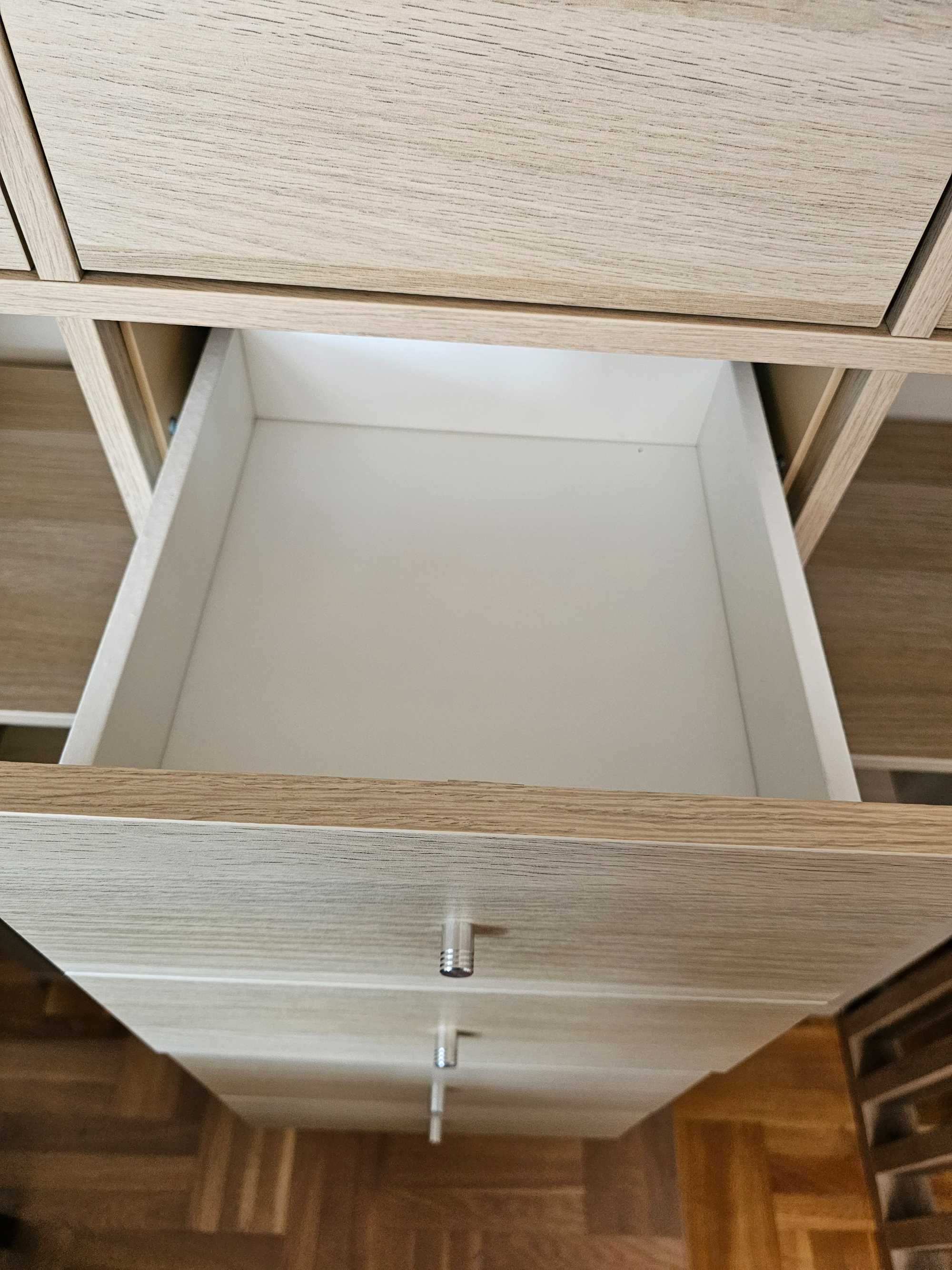 Regał Kallax IKEA z wkładami