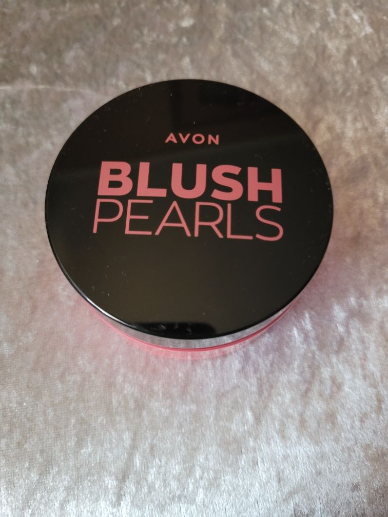 Avon Blush Pearls Róż w perełkach Warm