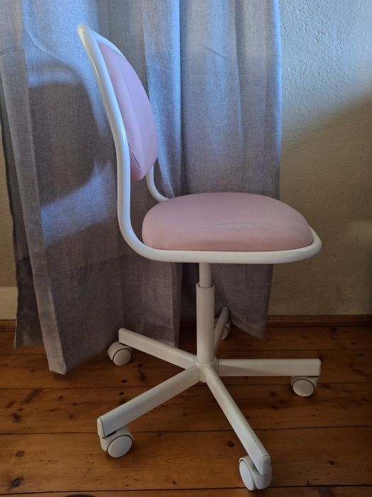Krzesło biurowe dla dzieci IKEA orfjall białe różowe