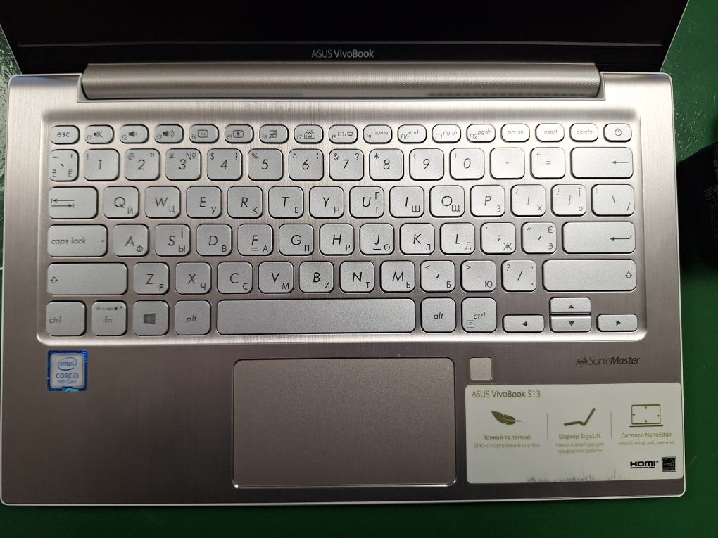 Asus s13 VivoBook X330
