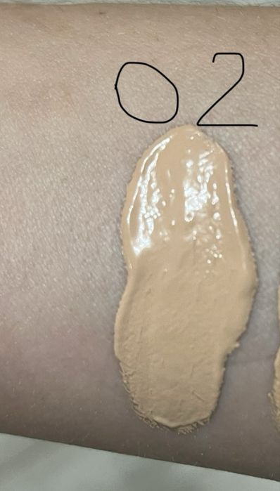 Тональний крем  Clinique CN 02 Breeze