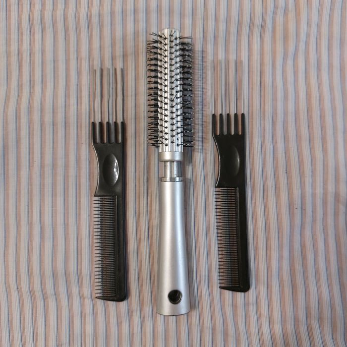 Гребінці та щітка для волосся
