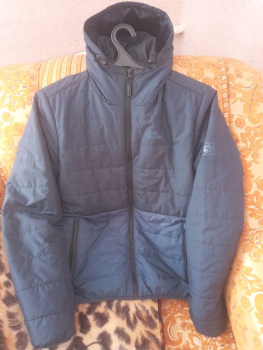 Микропуховик Jack wolfskin Helly hansen