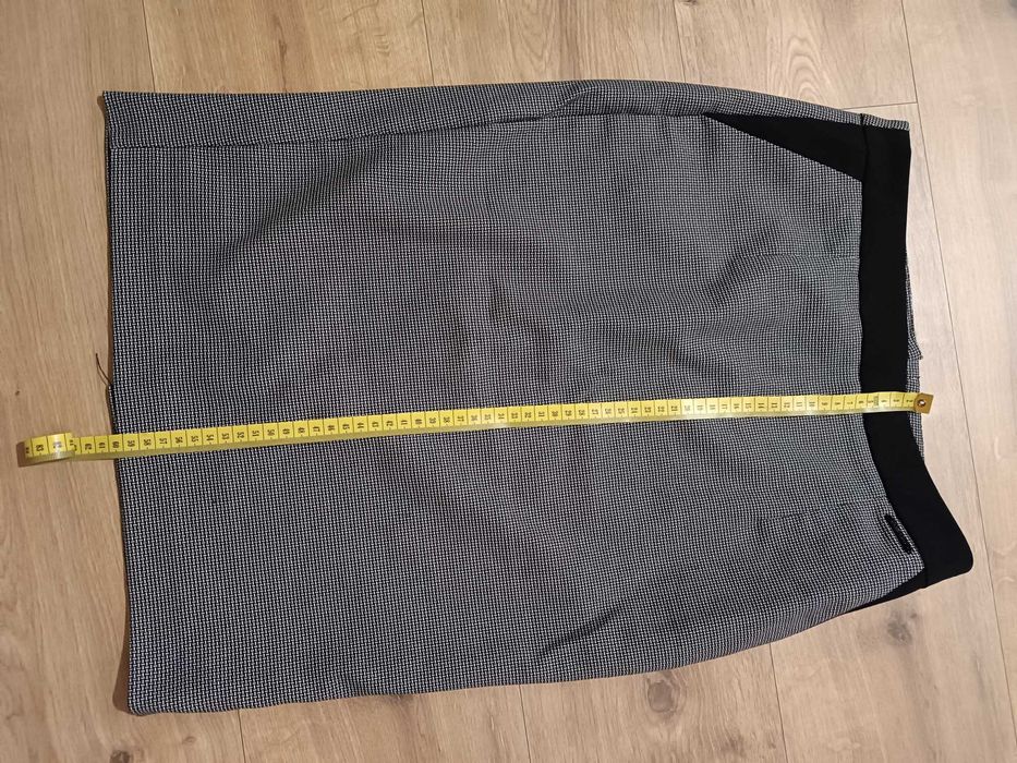 Elegancki komplet spódnica i marynarka roz.36