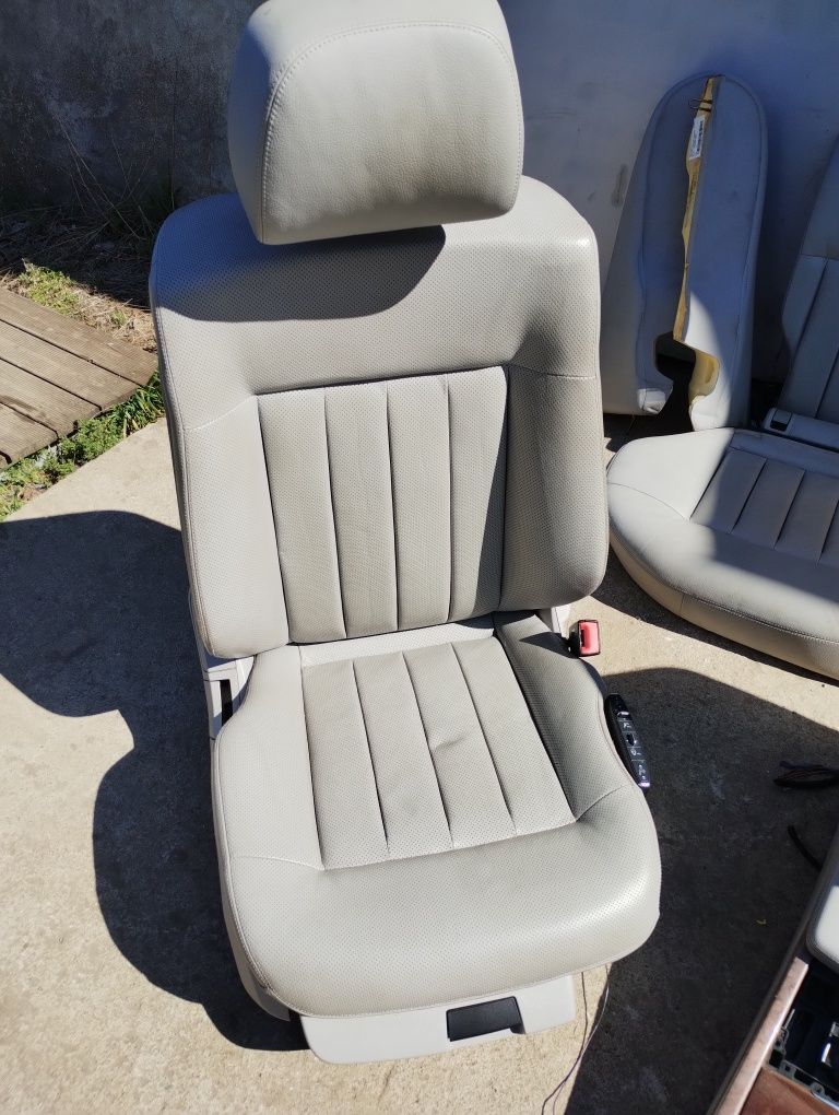 Fotele tapicerka Mercedes w212 sedan wentylowane masaże pamiec full