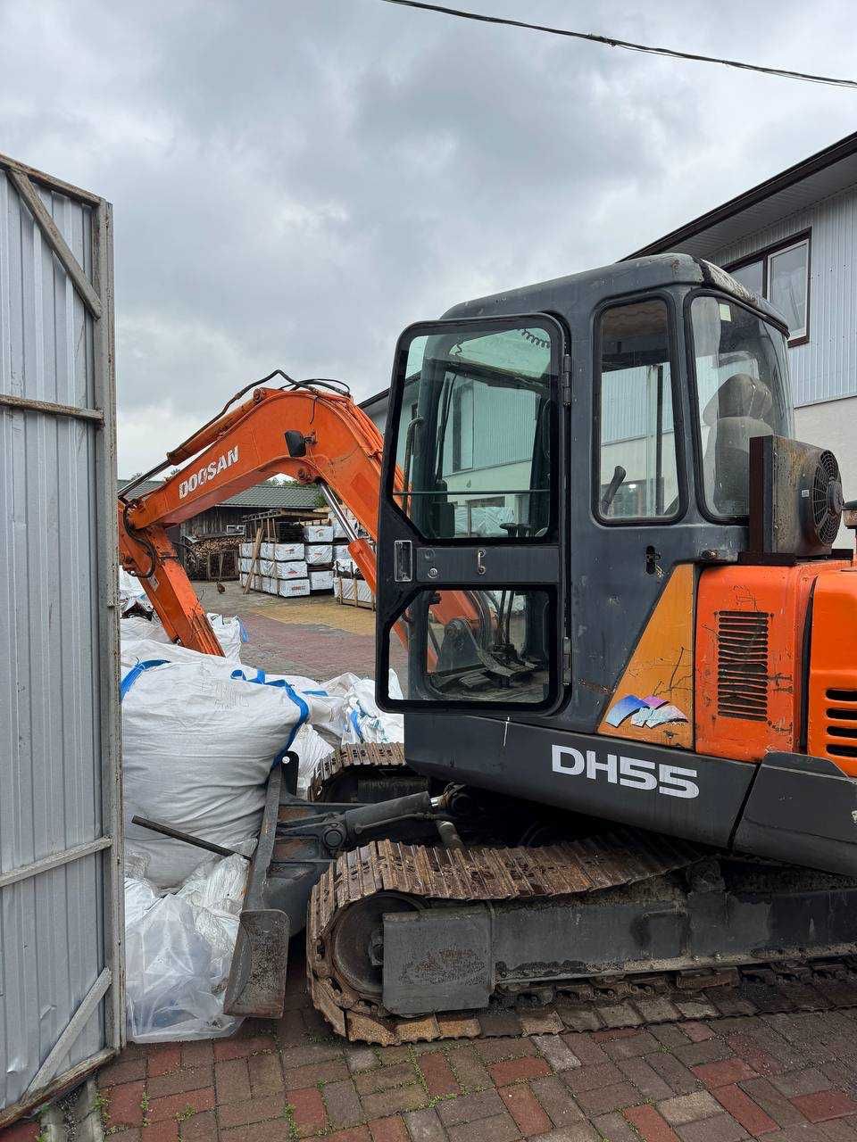 Екскаватор Doosan 55 V