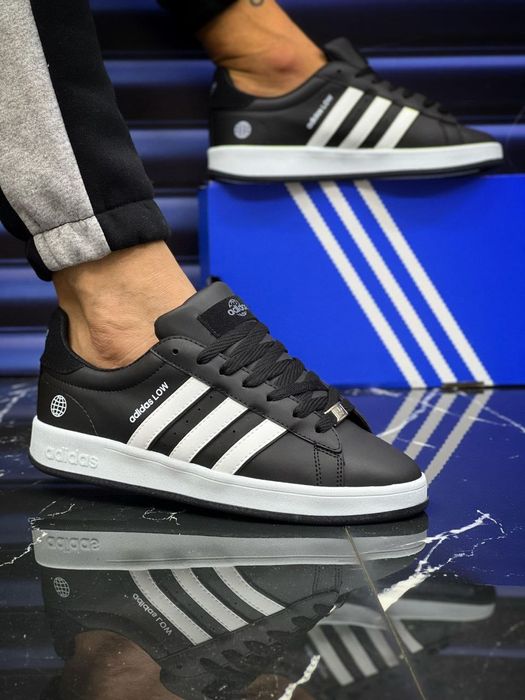 Sapatilhas adidas novas