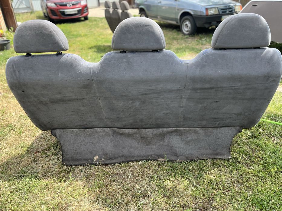 Сидіння 3ка задній ряд