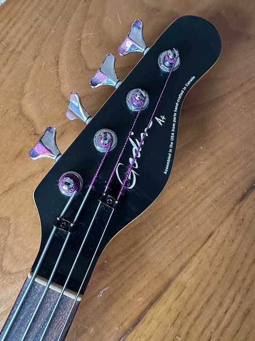 Baixo Godin A4 –  (2006) – Mint Condition + Gig Bag original