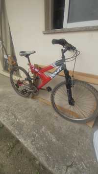 Bicicleta BTT Montanha