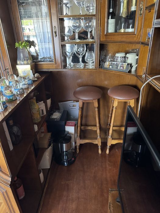 Movel de canto em madeira (bar)