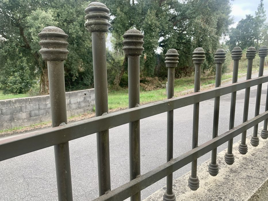 Vendo conjunto de gradeamento + portões