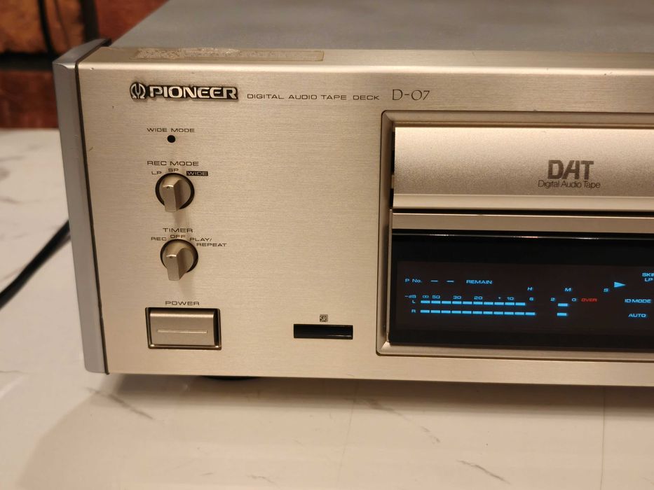 Flagowy magnetofon DAT PIONEER D-07 ! Hi-END
